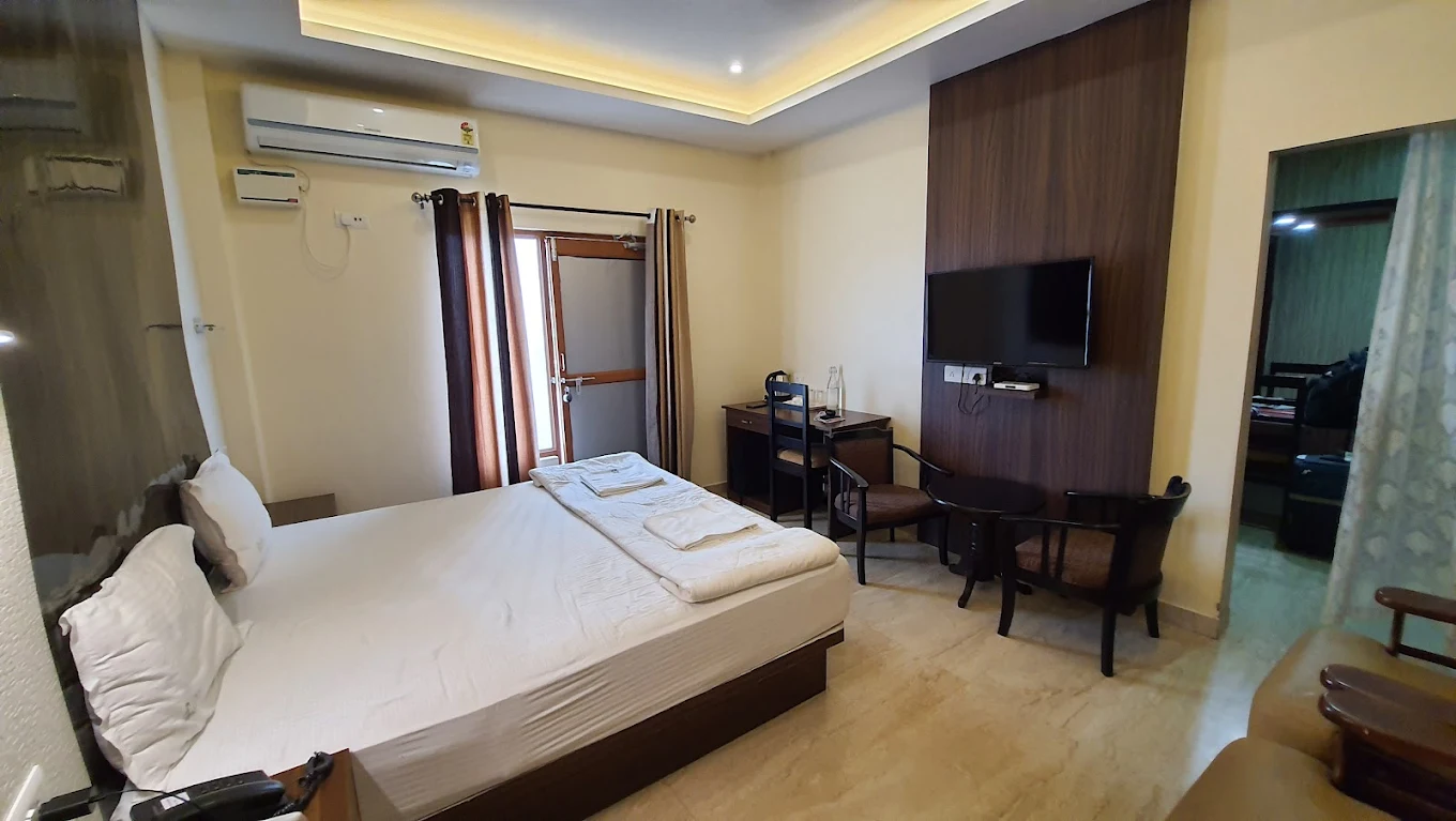 Marina Manor rooms.webp